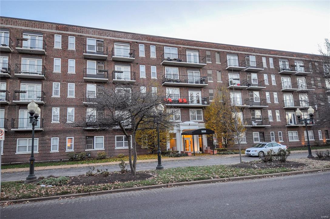 Pershing Ave Condo - Residential