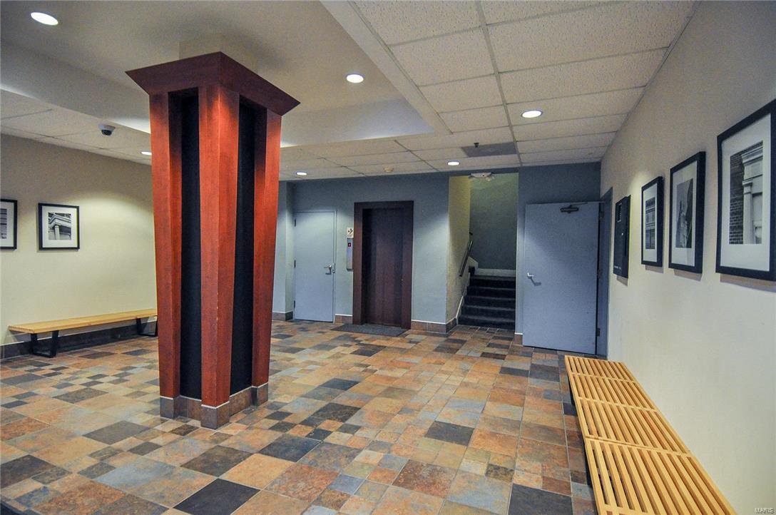 Pershing Ave Condo - Residential