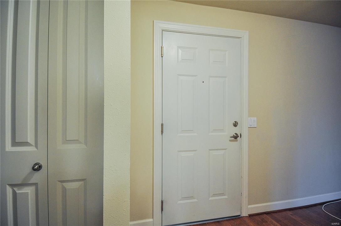 Pershing Ave Condo - Residential