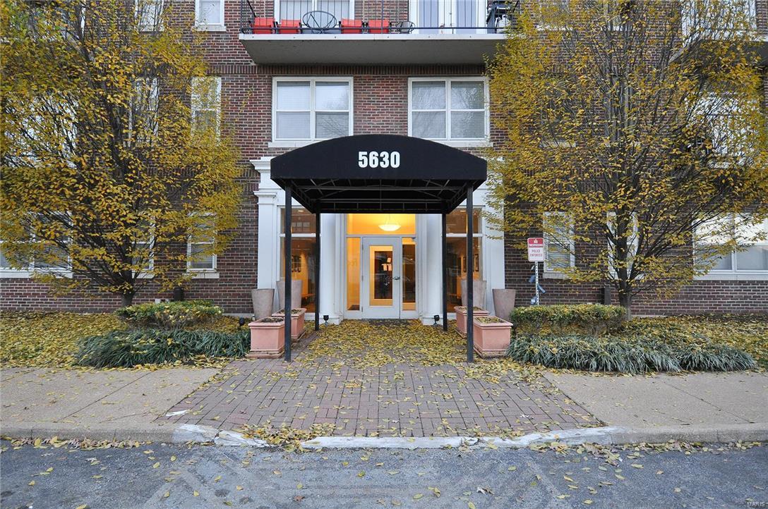 Pershing Ave Condo - Residential
