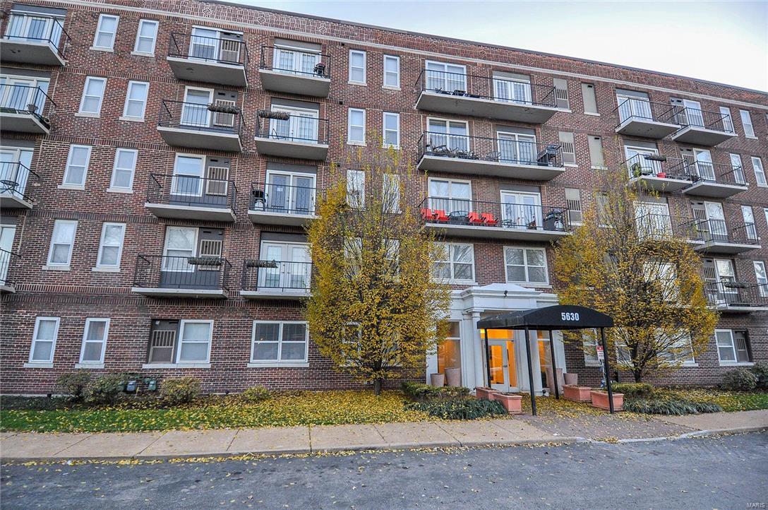 Pershing Ave Condo - Residential