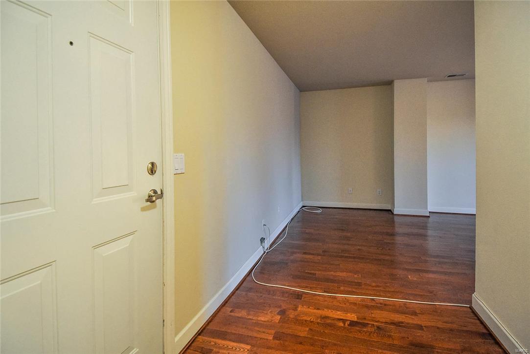 Pershing Ave Condo - Residential