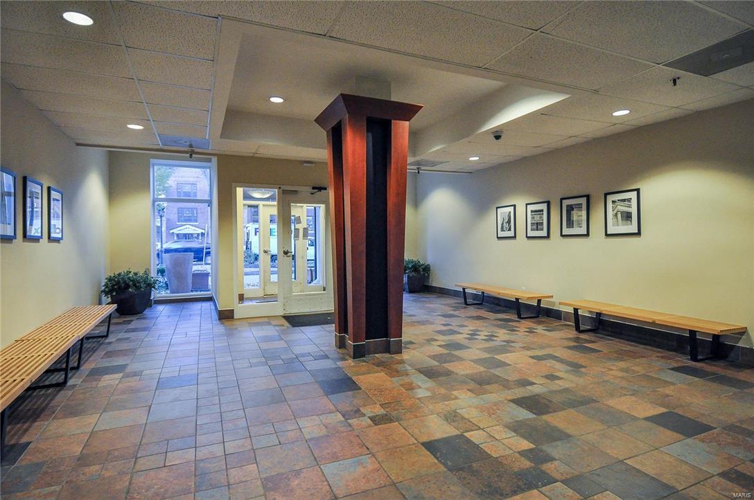 Pershing Ave Condo - Residential