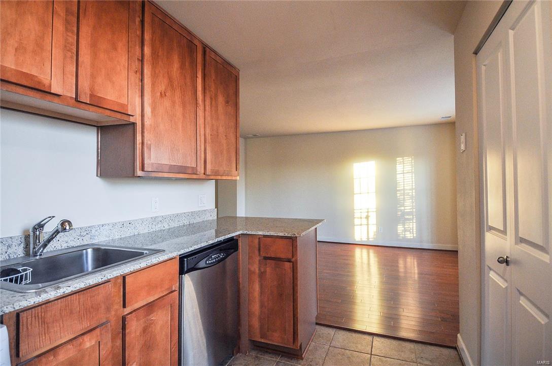 Pershing Ave Condo - Residential