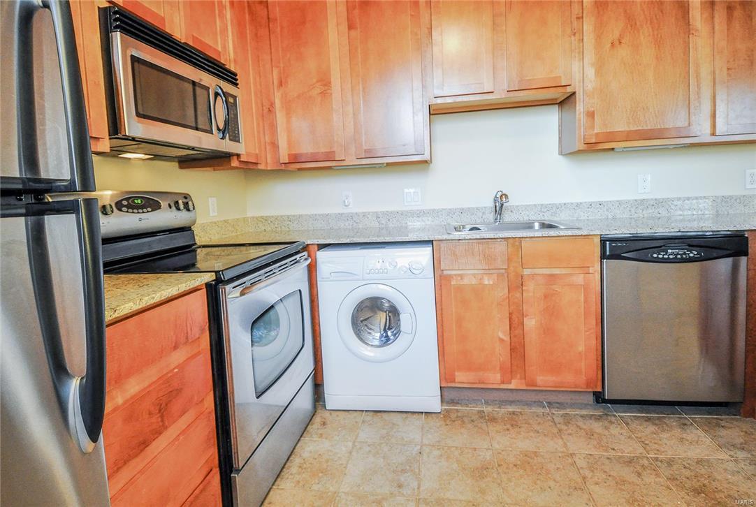 Pershing Ave Condo - Residential