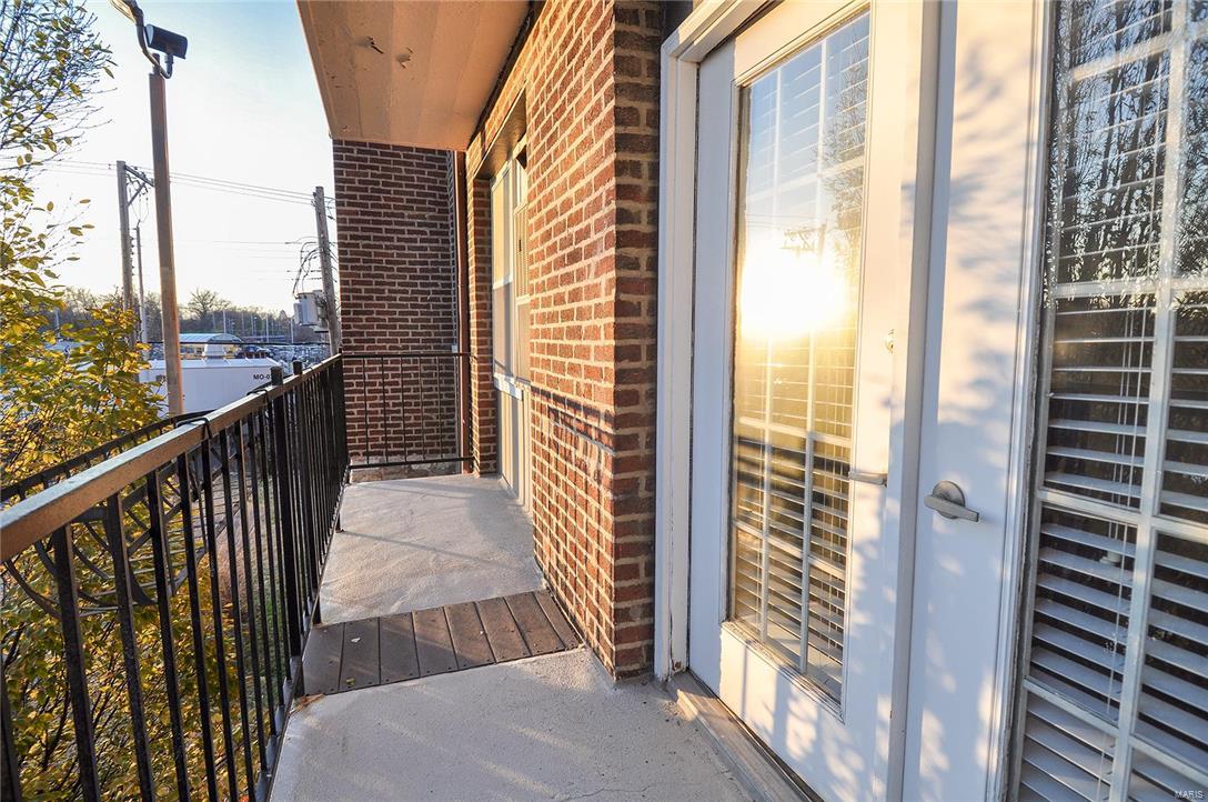 Pershing Ave Condo - Residential