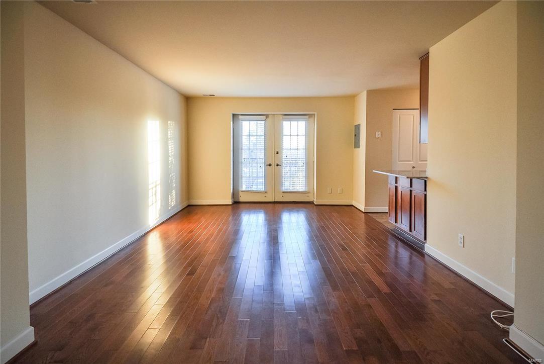 Pershing Ave Condo - Residential