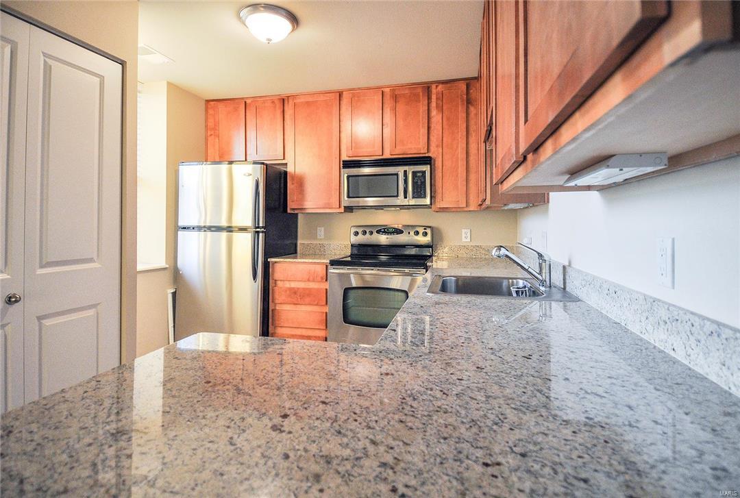 Pershing Ave Condo - Residential