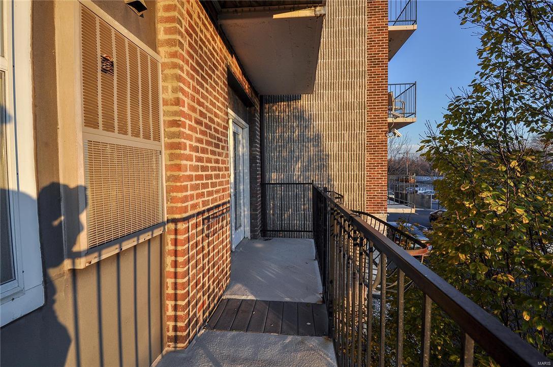 Pershing Ave Condo - Residential