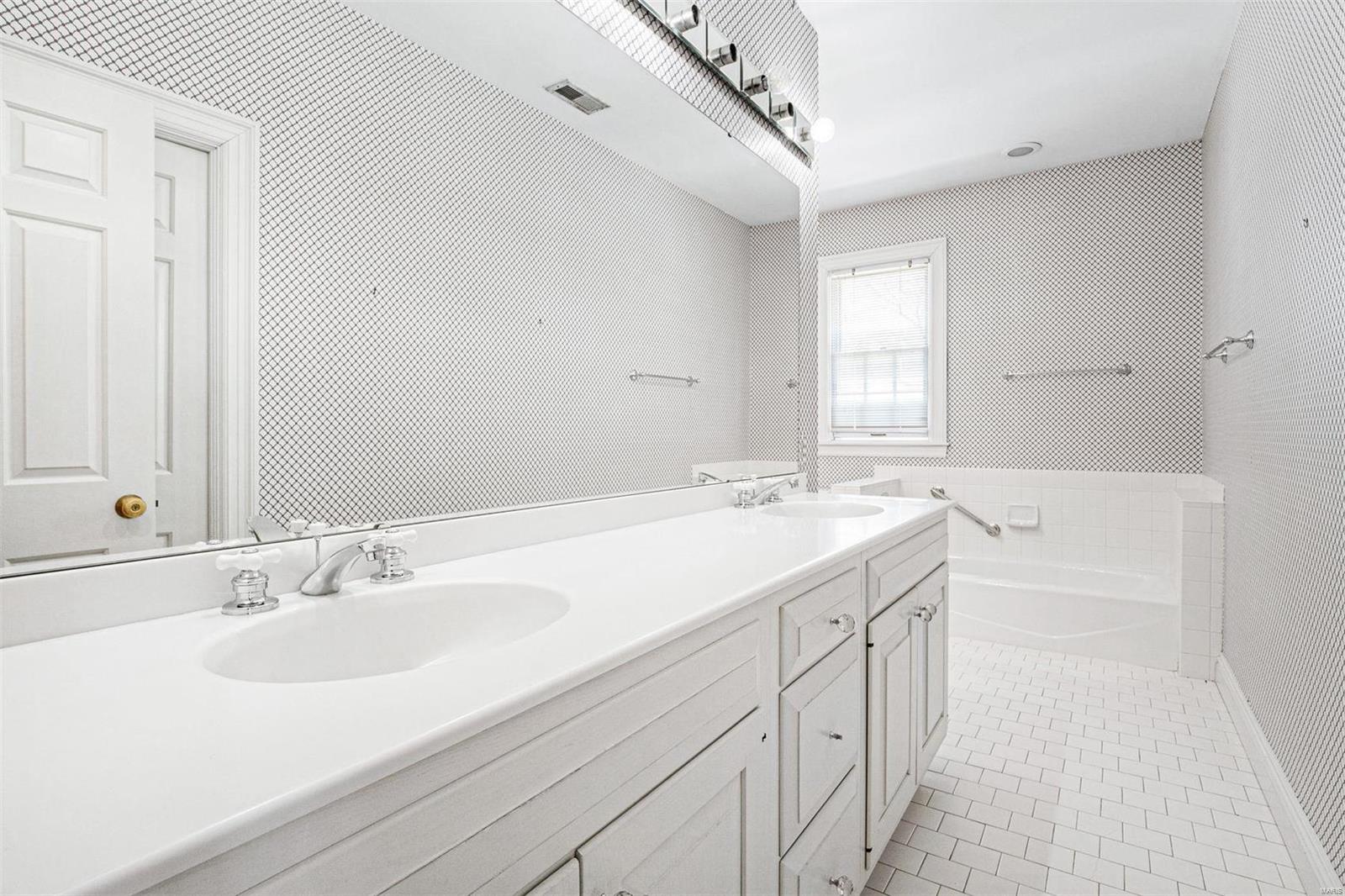 Commons Condo Ph 1 The - Residential