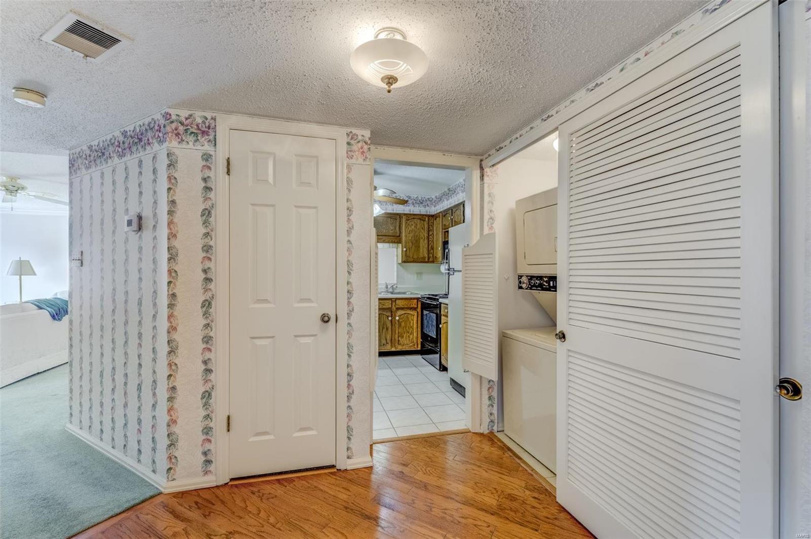 Parkway Gardens Village 1 Condo - Residential