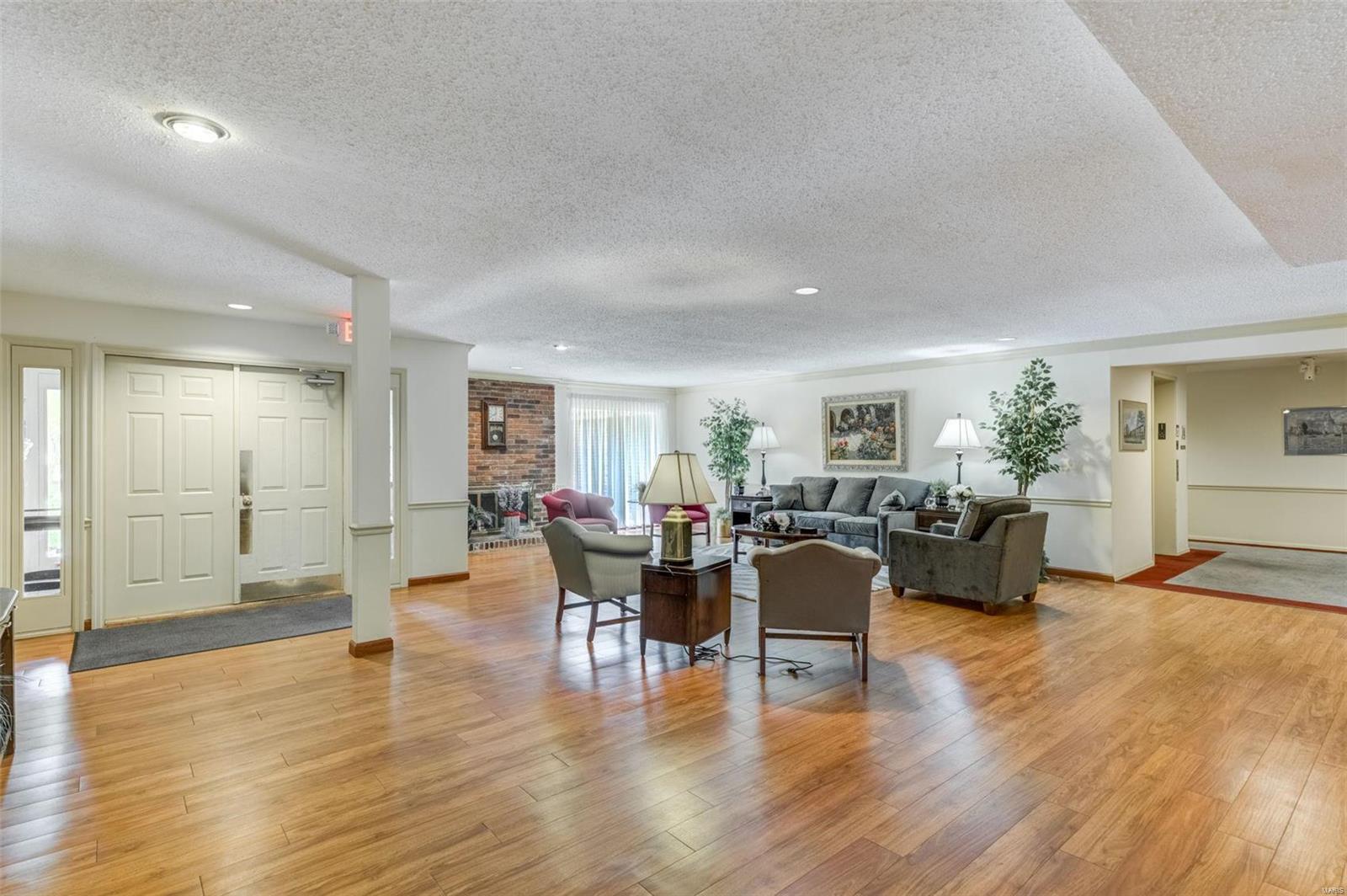 Parkway Gardens Village 1 Condo - Residential