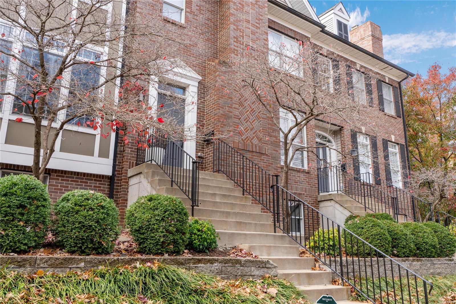 Forest Court Twnhms A Condo - Residential