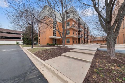 652 Emerson Road 305 St Louis MO 63141