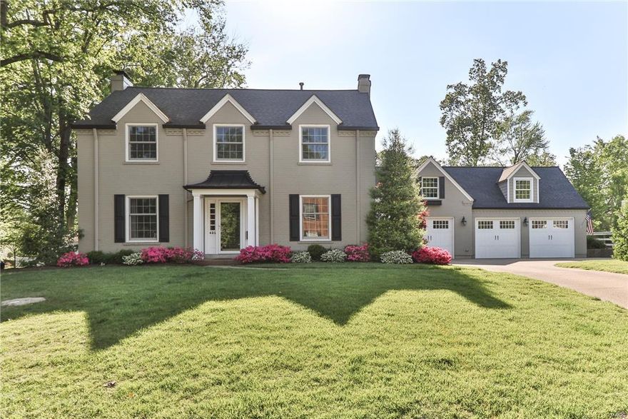 Entered for comp purposes.  House taken down to studs, rebuilt including master suite addition & oversized 3 car garage, & pool. Additional Rooms: Mud Room