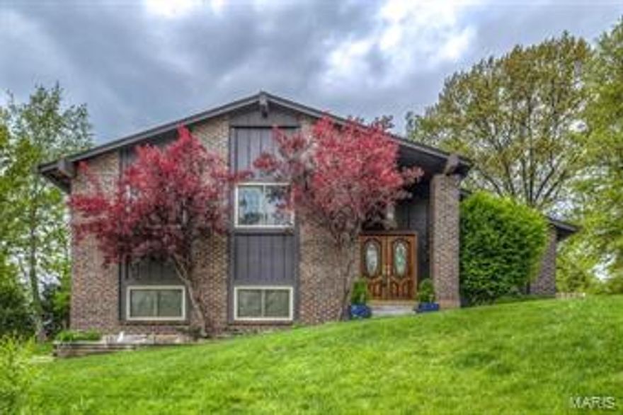 Charming home, quiet cul-de-sac lot, in popular South Hill sub. Entry Foyer w/glass doors, bright & open floor plan w/3Bdrms/2Bths & 2000+ sqft of living spc. Light-filled Living Rm w/vaulted ceilings, tile floors, electric fireplace & full-light glass doors leading to screened porch. Upstairs finds a spacious Dining Rm w/spindled rail, newer carpet & custom shelf. Ktchn/Brkfst Rm w/custom cabinets, granite tops, under cabinet lights, tile backsplash, wood floors & newer appliances (fridge included). Mstr Bdrm Ste & Mstr Bth w/sliding glass doors to private balcony. 2 add’l Bdrms & full Bth complete the upper level. Spacious Lower Level w/freshly painted Rec Rm & Family Rm w/wet bar, plus extra storage spc. Other features: 1 yr home warranty included, newer driveway/steps, newer roof/gutters & 2 car side-entry garage. Relax outside & enjoy the spacious backyard w/inground pool ~ perfect for entertaining!