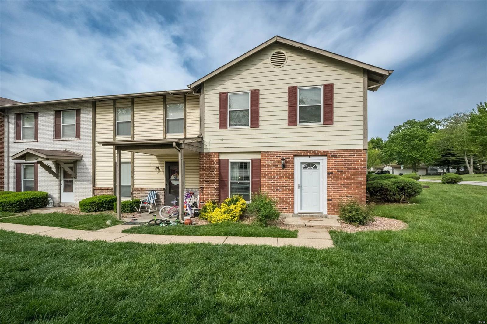 View St Peters, MO 63376 townhome