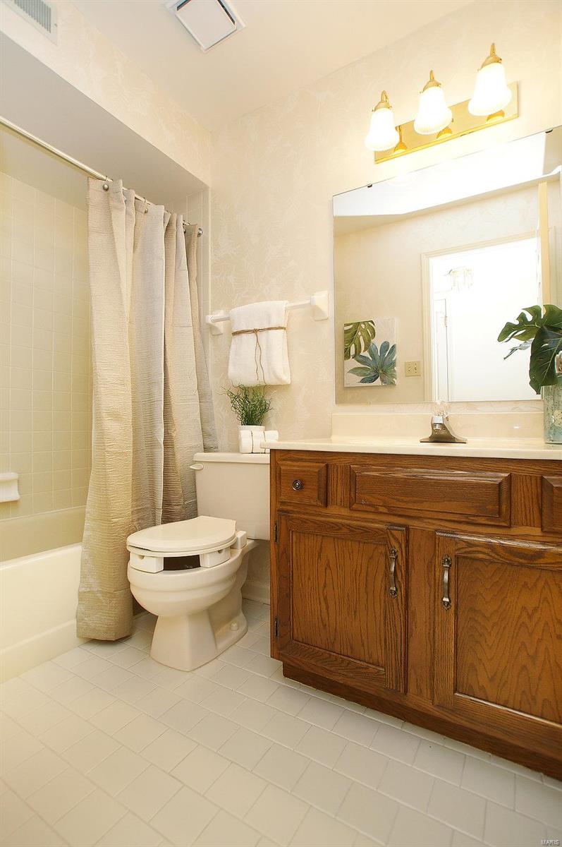 Saratoga Condo The - Residential