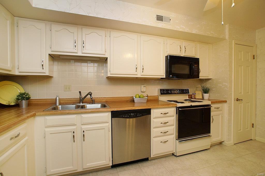 Saratoga Condo The - Residential