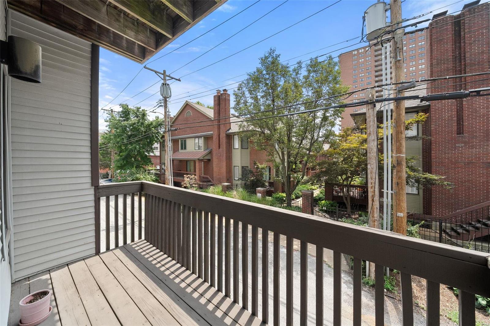 Lindell Place Condos Ph 02 - Residential