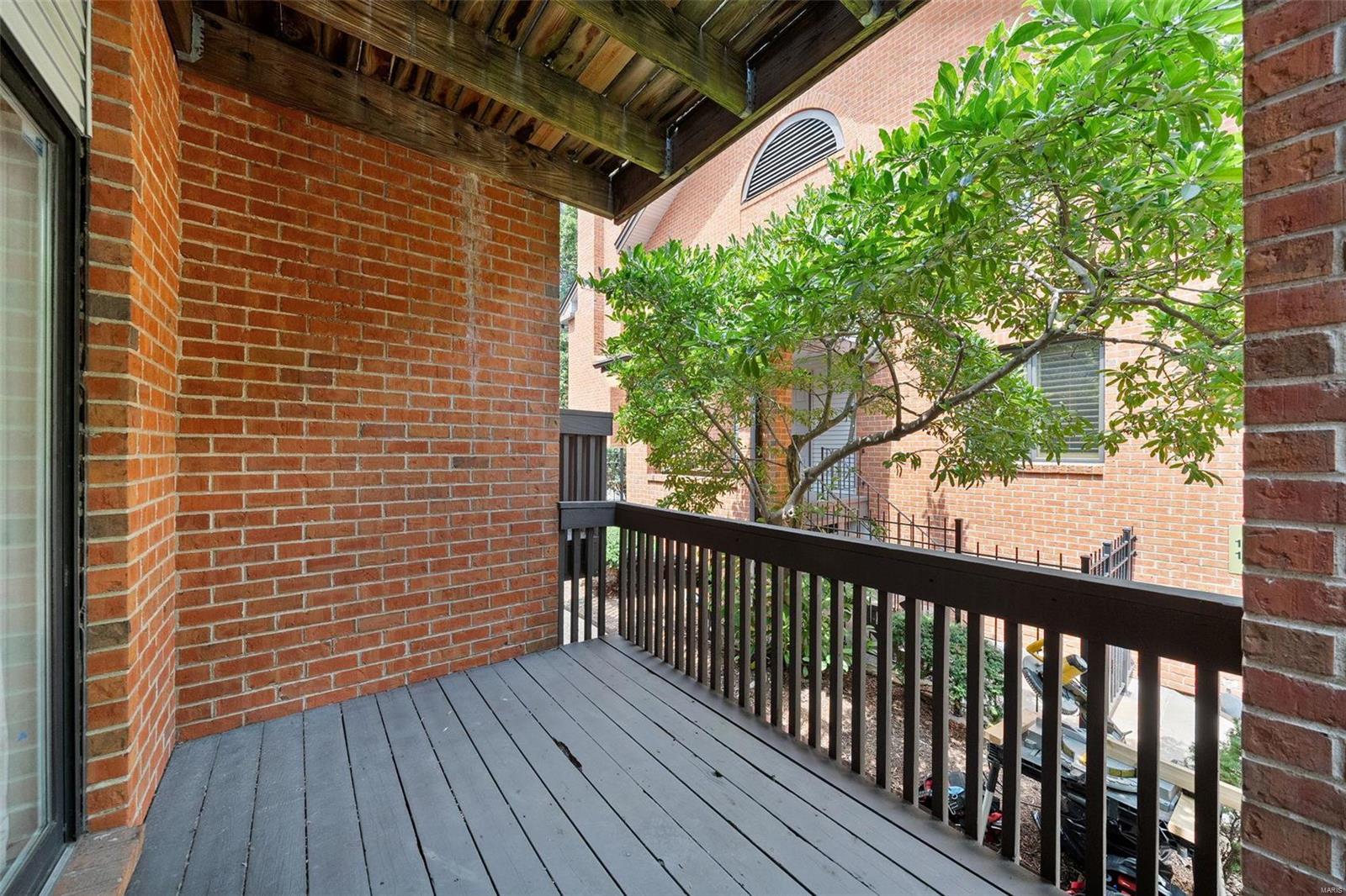 Lindell Place Condos Ph 02 - Residential