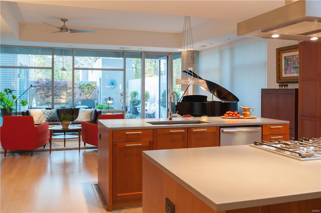 4545 Lindell - Residential