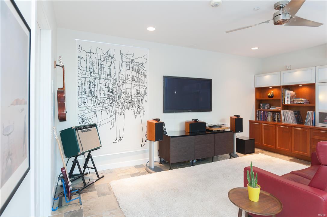 4545 Lindell - Residential