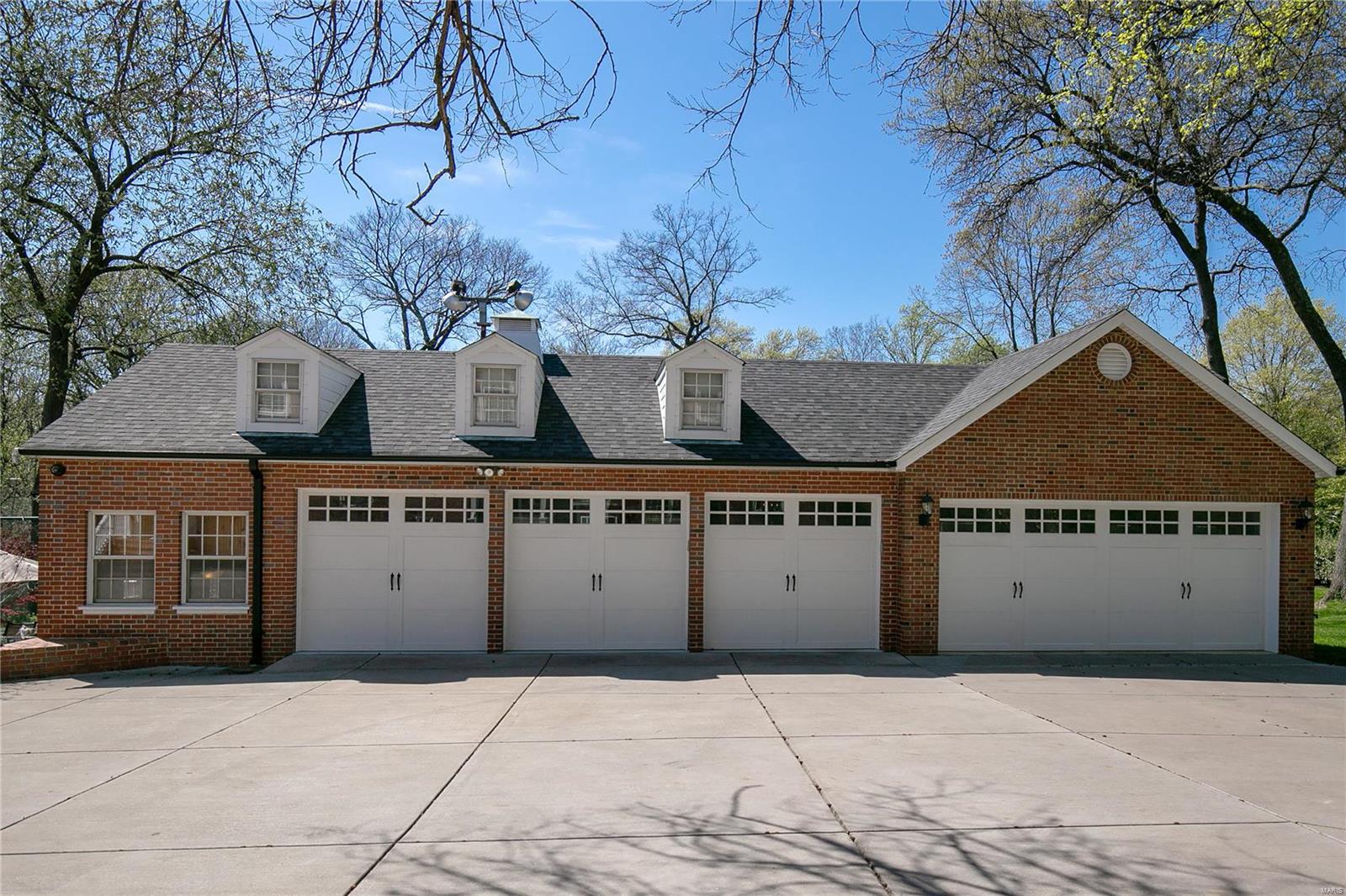 Mcdonald Tr Pt 2 Lts 31 & 32 & Sarpy - Residential