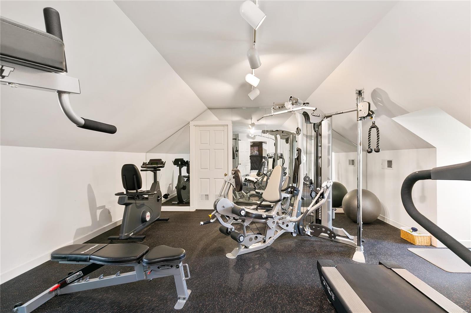 Mcdonald Tr Pt 2 Lts 31 & 32 & Sarpy - Residential