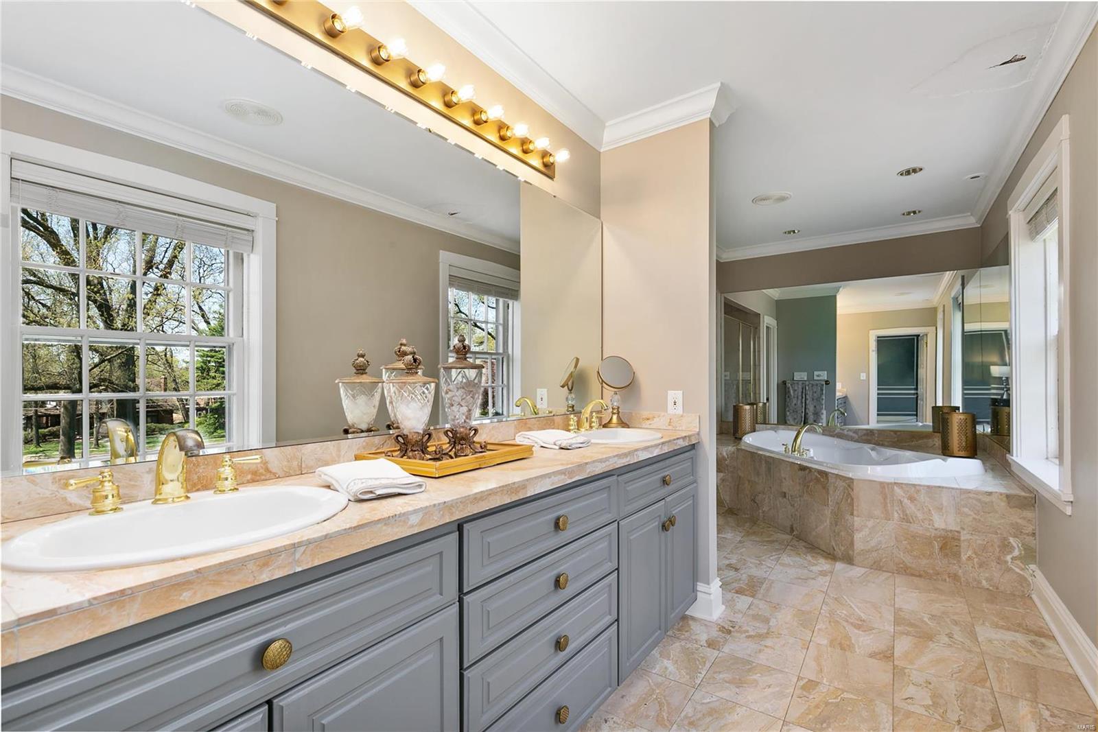 Mcdonald Tr Pt 2 Lts 31 & 32 & Sarpy - Residential