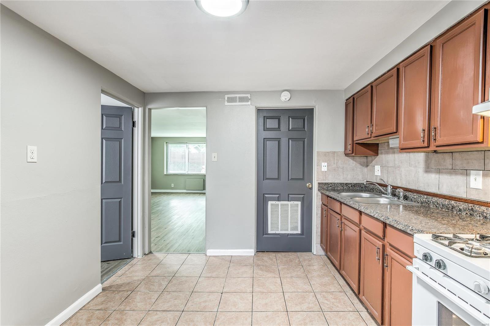 Blackberry Terrace 2nd Add - Residential Income