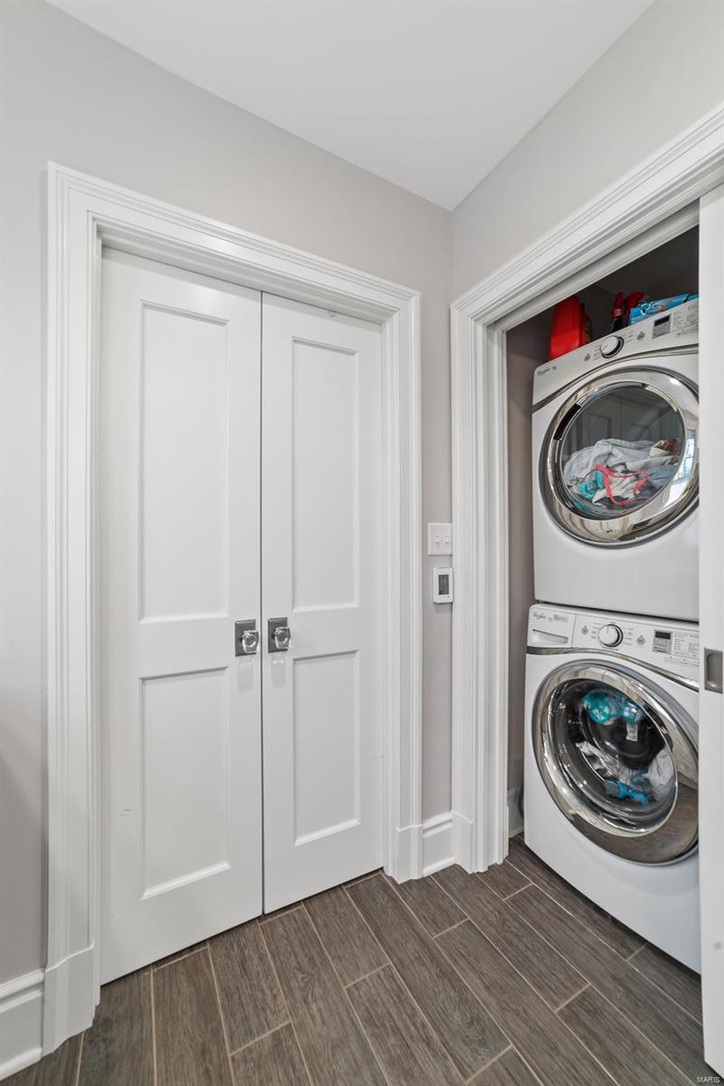 Upper Log Cabin - Residential