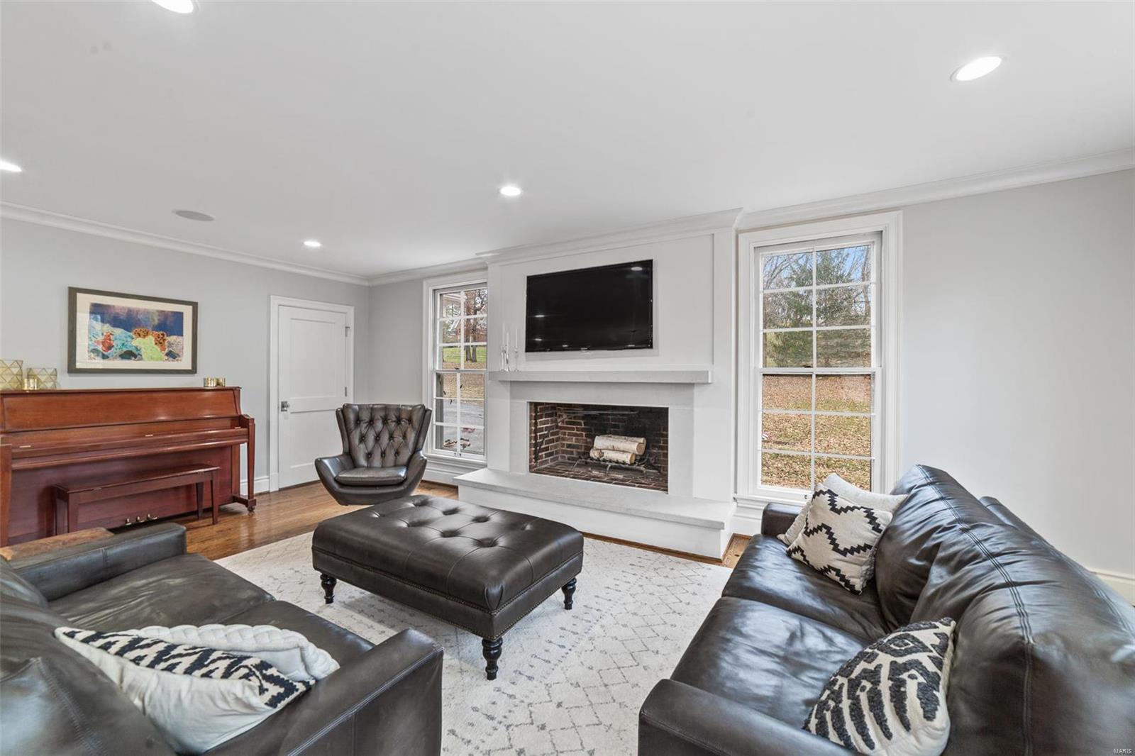 Upper Log Cabin - Residential