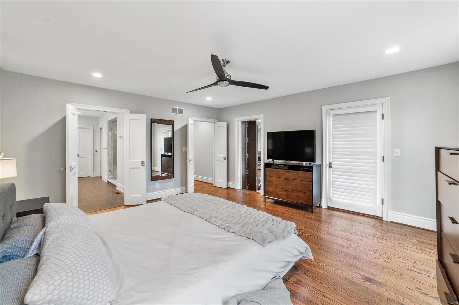 Upper Log Cabin - Residential