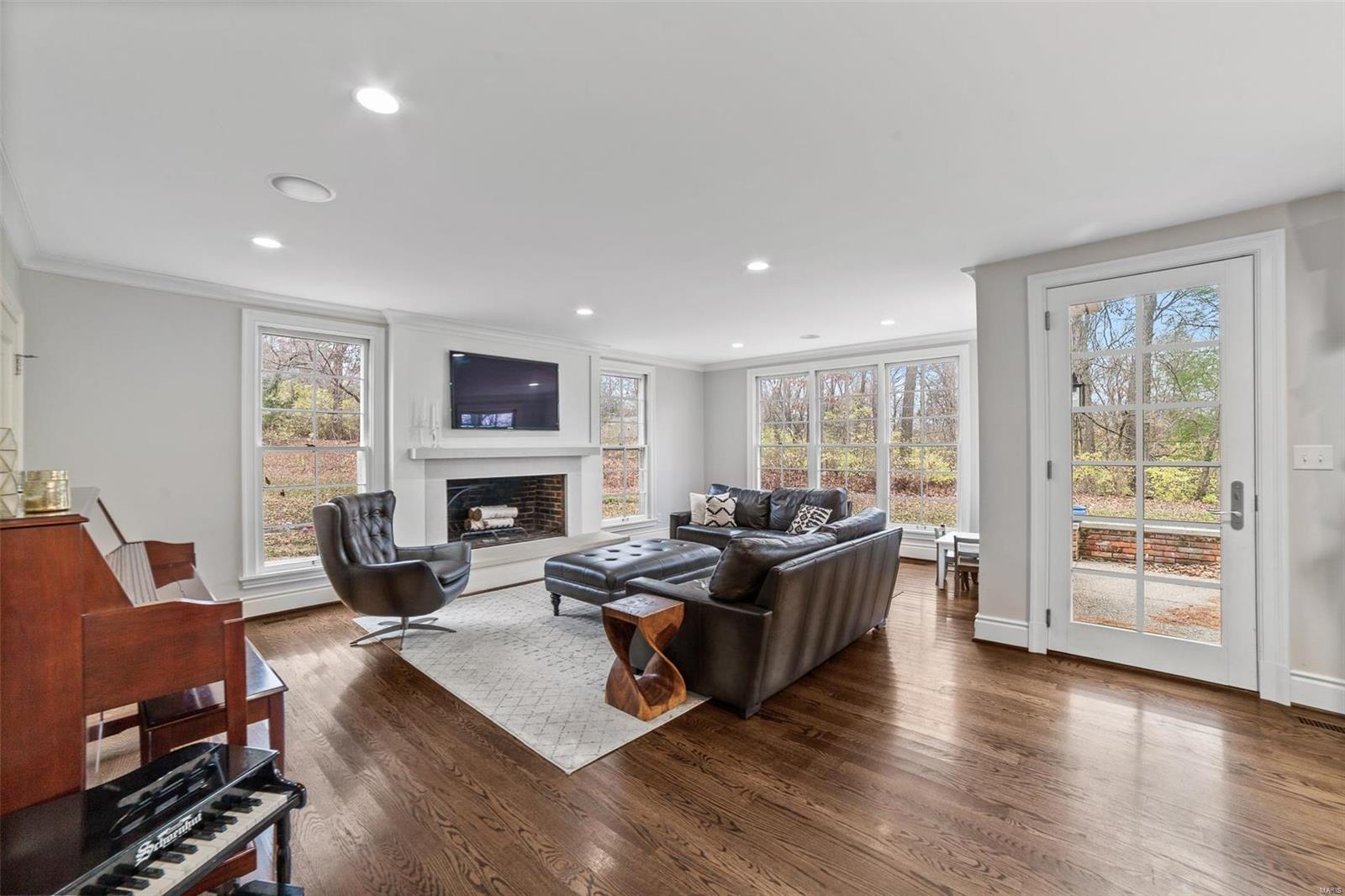 Upper Log Cabin - Residential