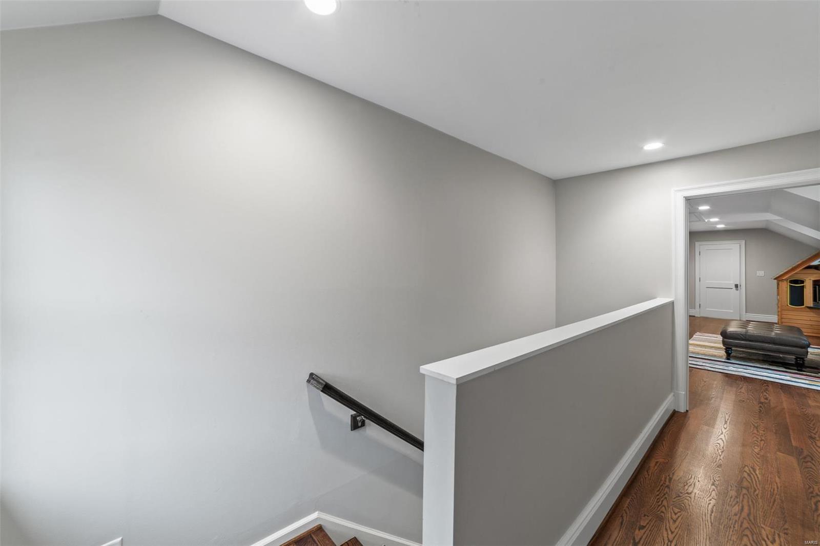 Upper Log Cabin - Residential