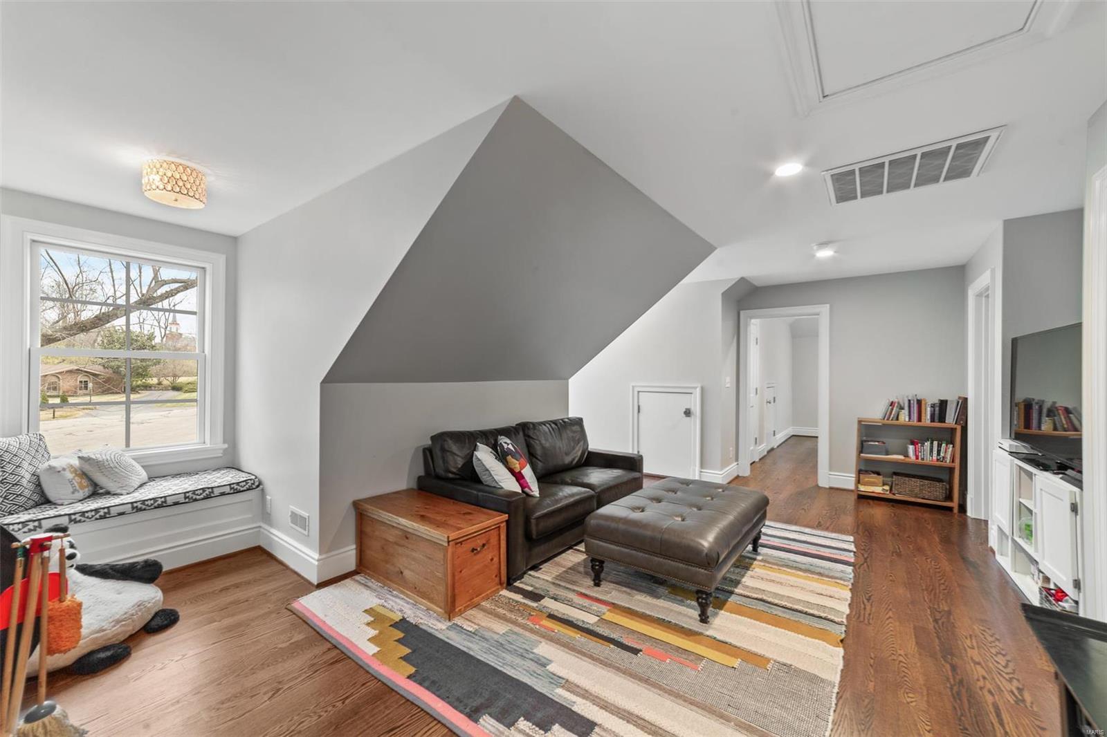 Upper Log Cabin - Residential