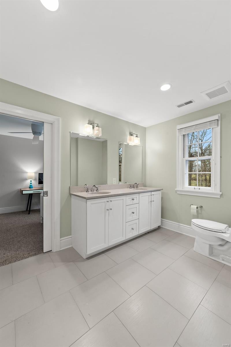 Upper Log Cabin - Residential