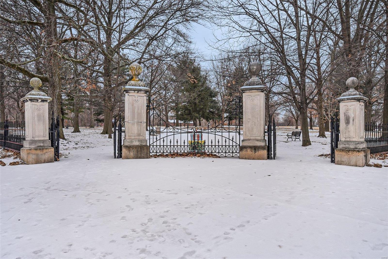 Holmes - Residential