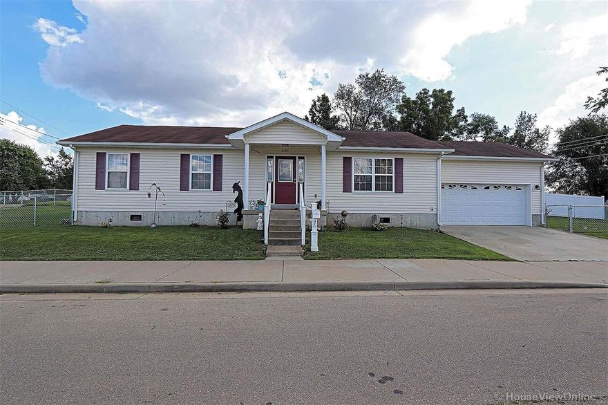 Move in ready 3 bedroom 2 bath home, close to parks, schools and shopping. Entering the home you be in aw of the large, inviting living area with adjoining kitchen and dining room, a great place to gather with family and friends. You will enjoy ending your day in the master bedroom complete with ensuite bathroom.  Current owner has added fencing, giving you privacy and seclusion. Call today for a personal showing!