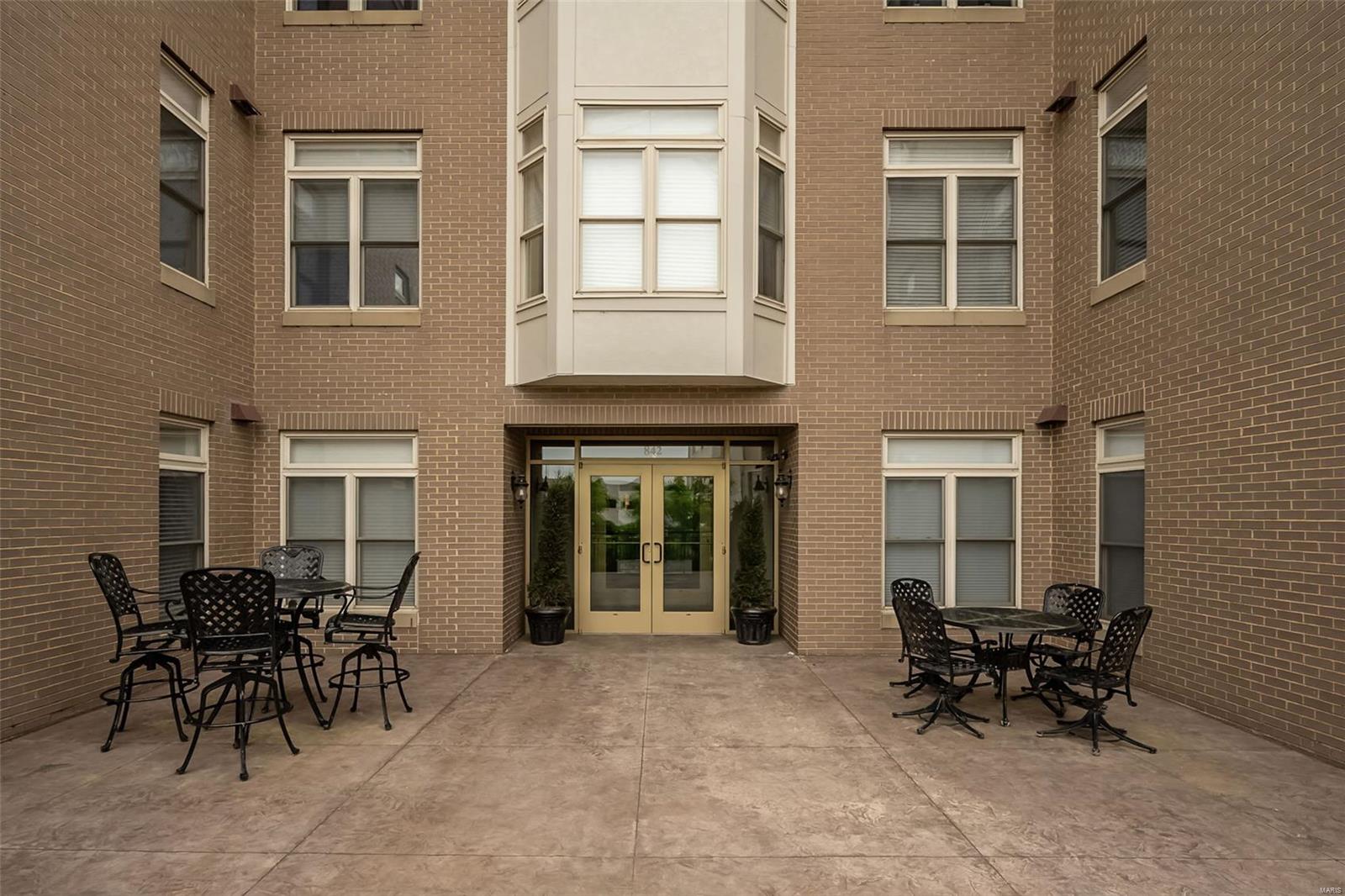 842 N New Ballas Court 103