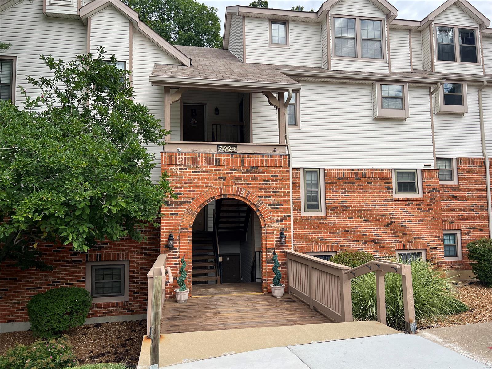 Arrowhead Condominiums - Residential