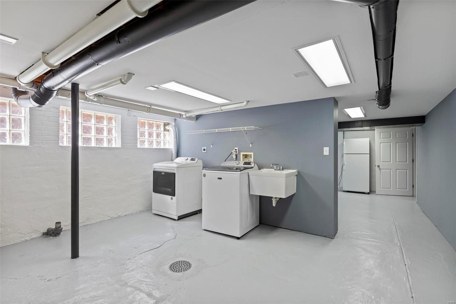 Country Club Court - Residential