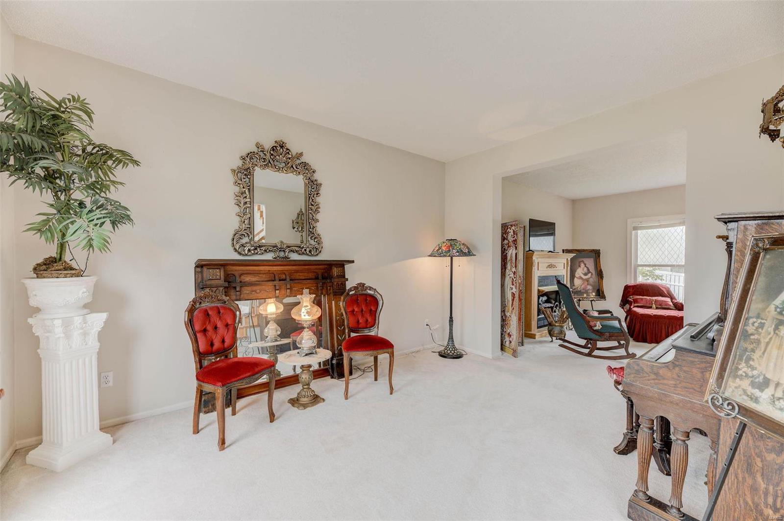 Country Crossing Manor - Residential