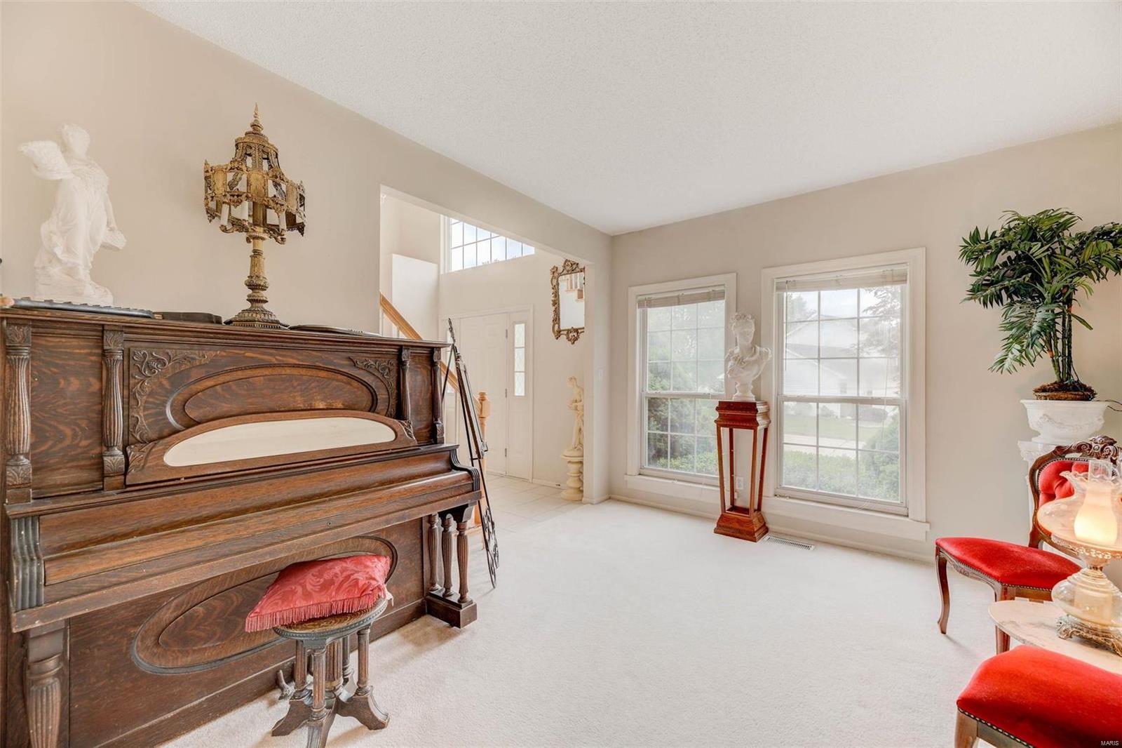 Country Crossing Manor - Residential