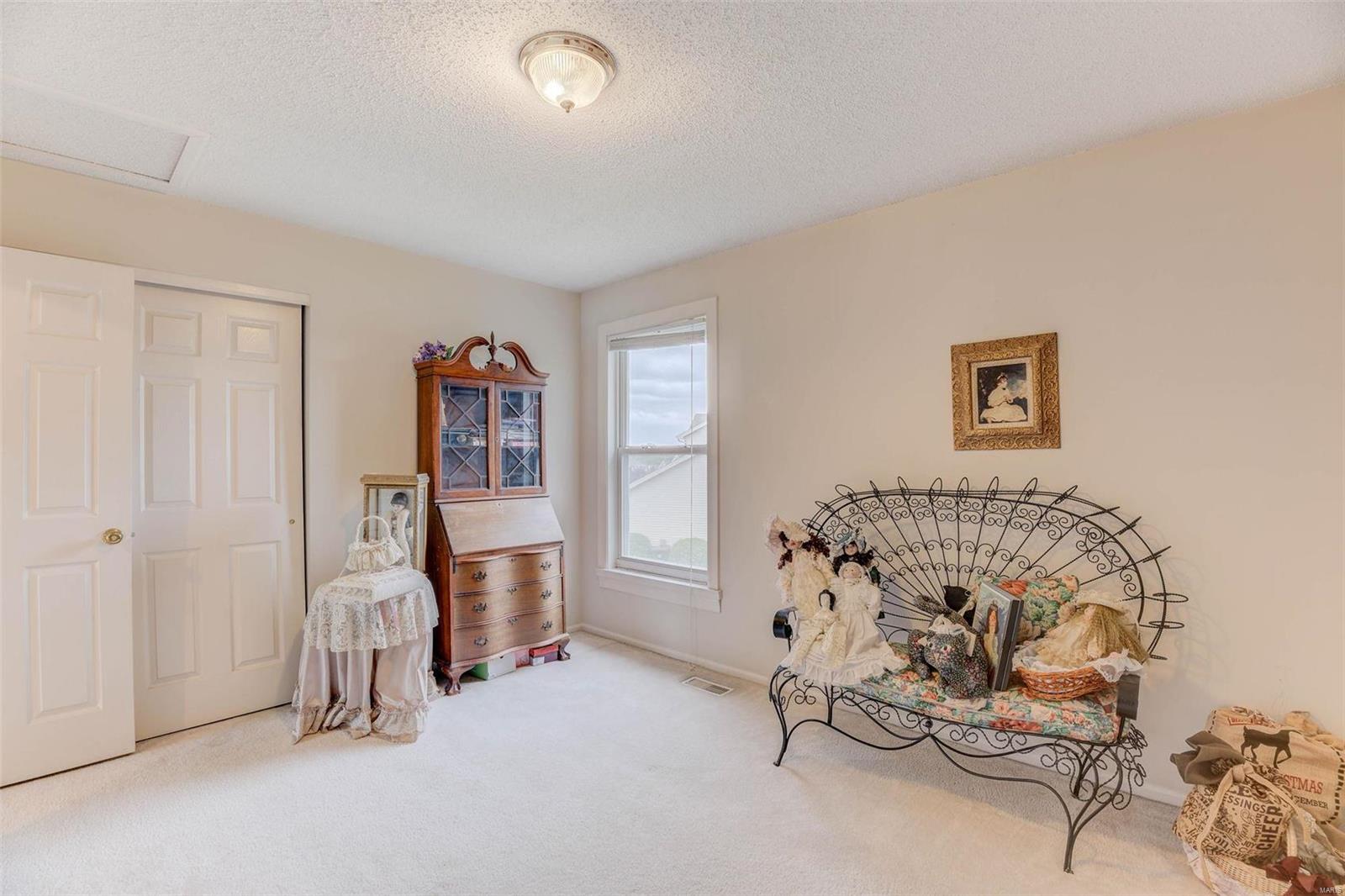 Country Crossing Manor - Residential
