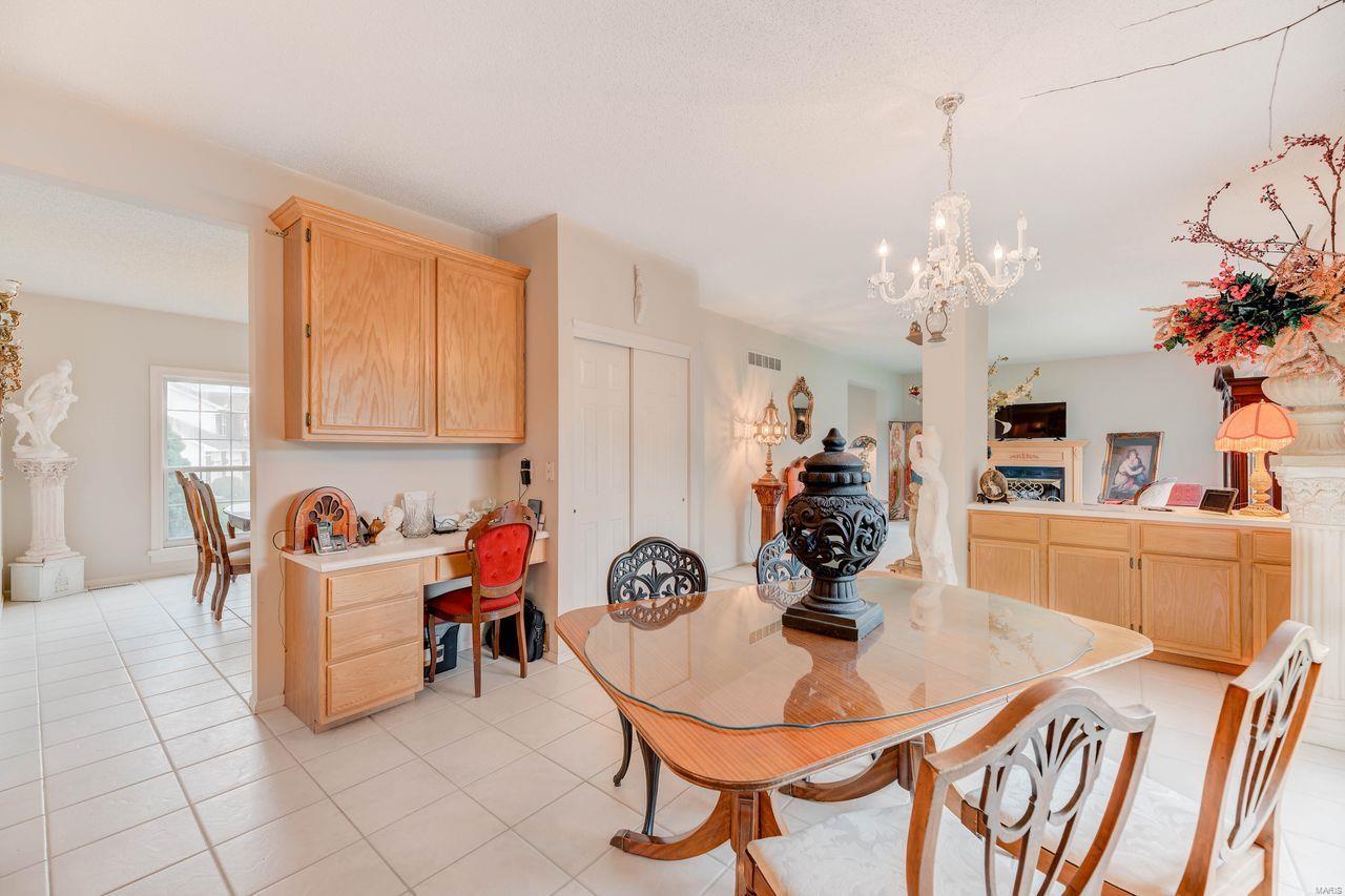 Country Crossing Manor - Residential