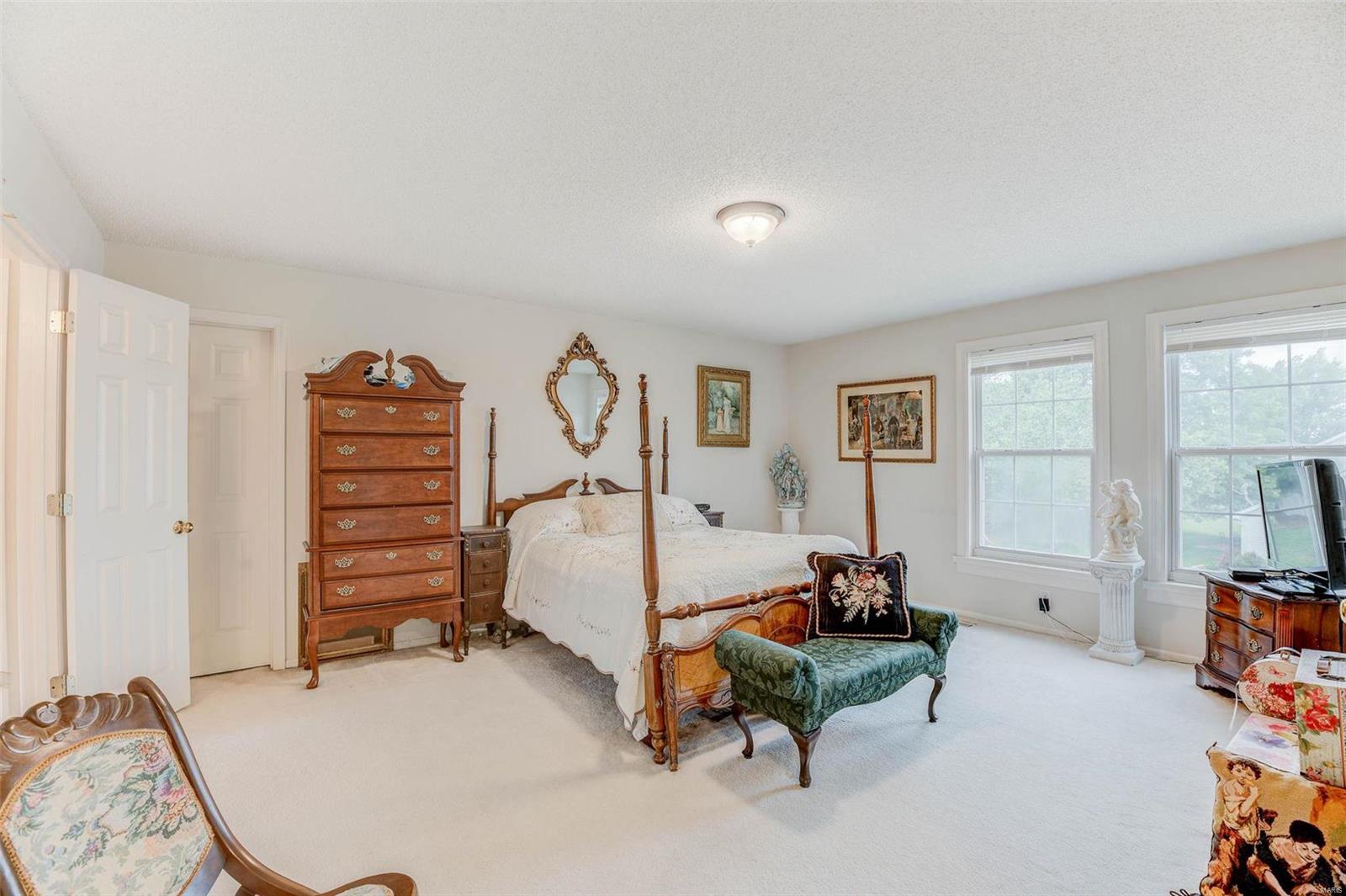 Country Crossing Manor - Residential