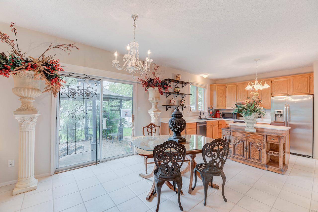 Country Crossing Manor - Residential