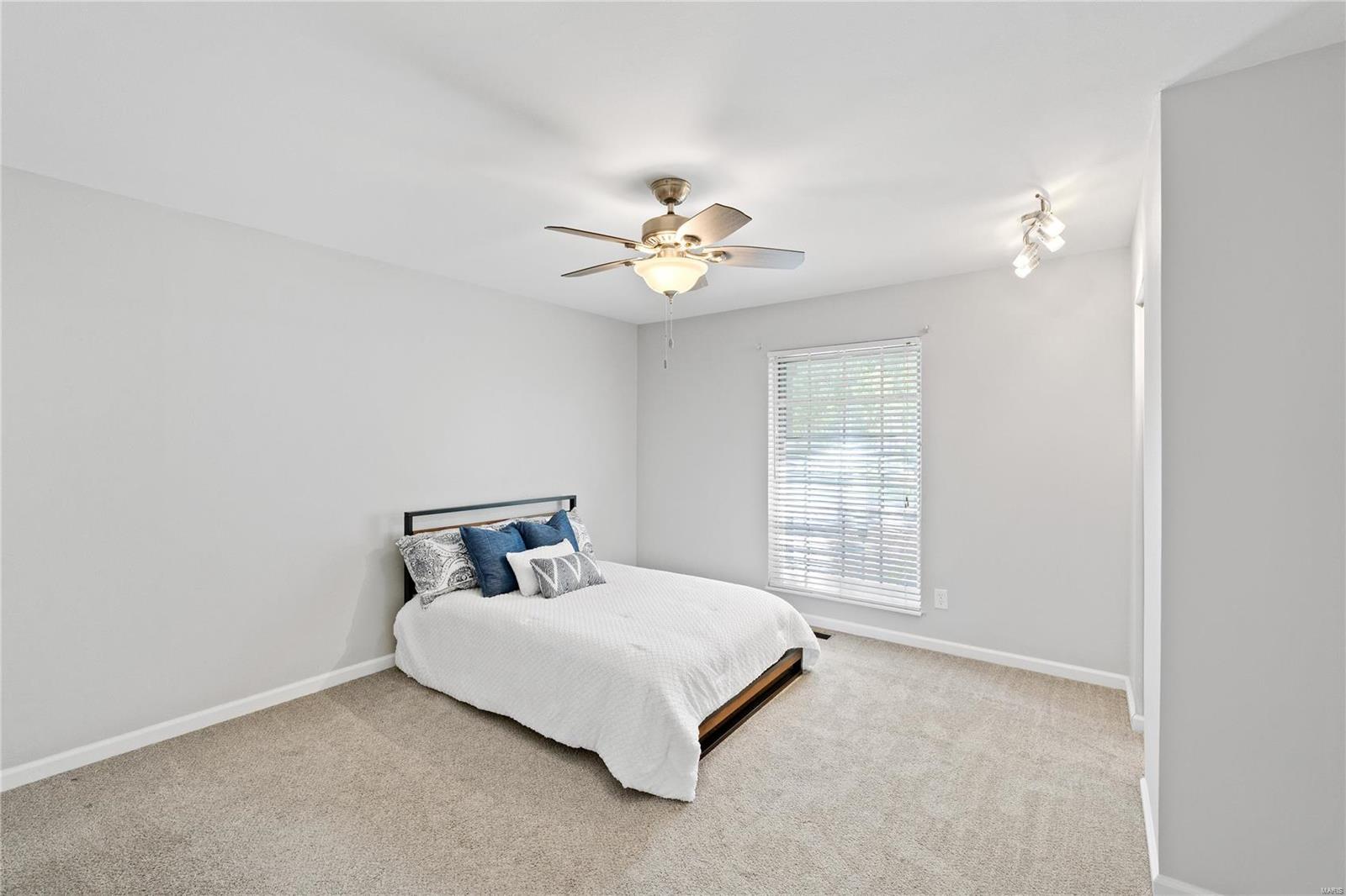 St Louis, Missouri 63125, United States, 2 Bedrooms Bedrooms, ,2 BathroomsBathrooms,Residential,Pending,35384